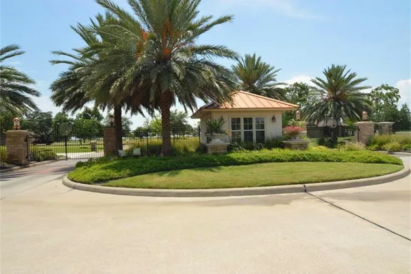 6311 REDFISH REEF DR