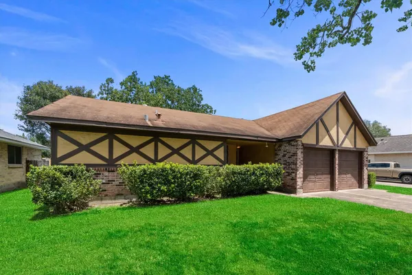 2502 WOODWILD DR