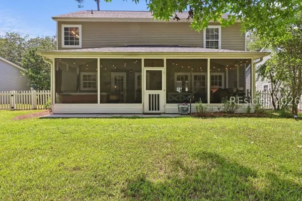 7 LONGLEAF CT