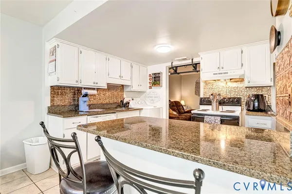 1521 AMERICANA DR