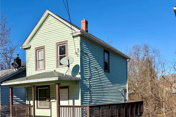 718 SELLERS AVE