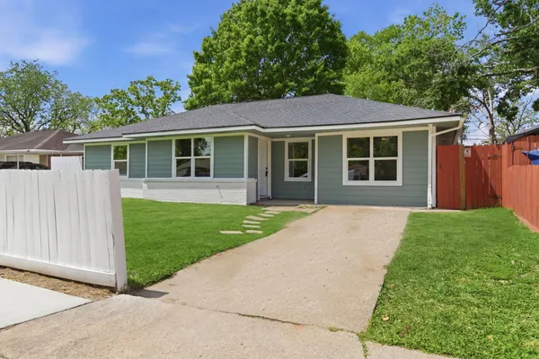 2208 MERLE ST