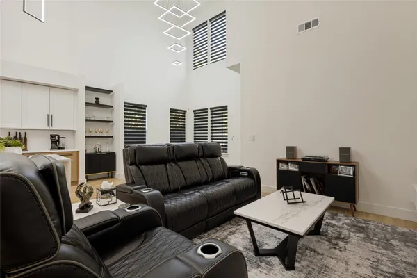 4215 CANADA DR