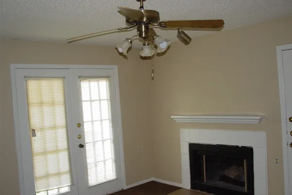 9605 WALNUT ST 12104