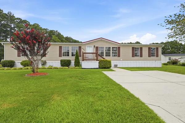 201 DAVIS SHELLEY CIR