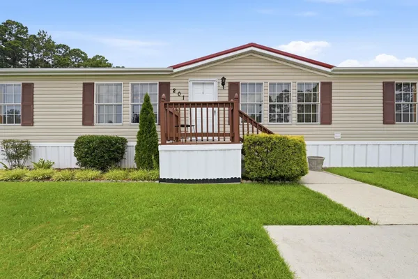 201 DAVIS SHELLEY CIR