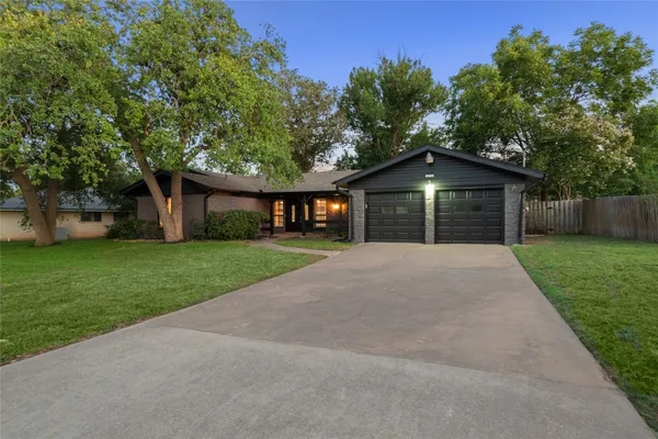 605 MEADOWBROOK DR