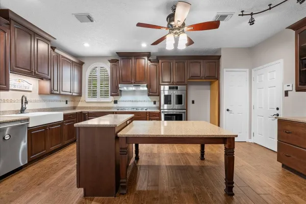 1006 CHESTERWOOD DR
