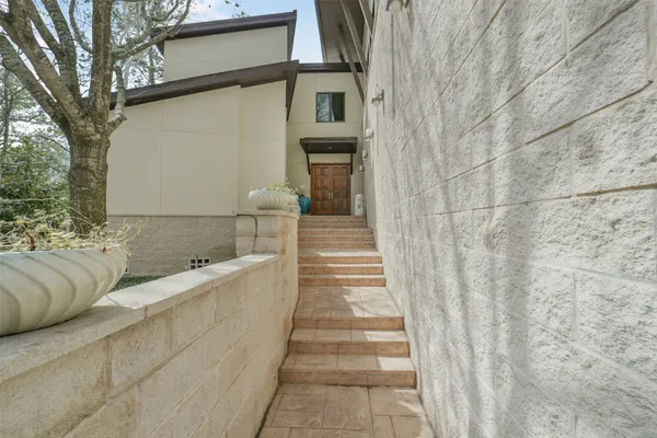 15 HUDSON CIR