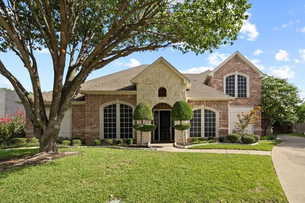 4909 LAKEWOOD DR