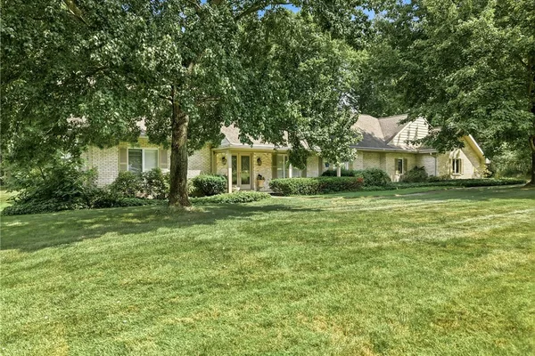 54 OAK TREE CT