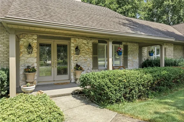 54 OAK TREE CT