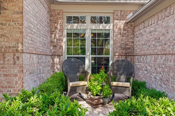 604 BARKLEY DR