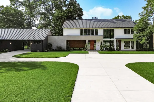 5210 MANOR DR
