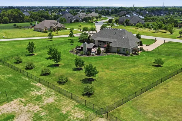 1020 HIGHLAND DR