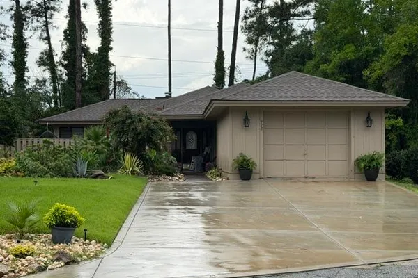 973 CEDARWOOD CIR
