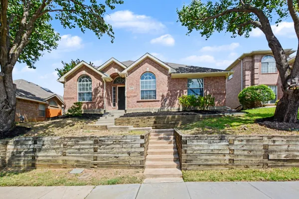 2033 PIEDMONT DR