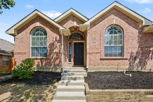 2033 PIEDMONT DR
