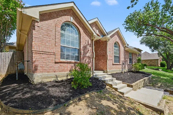 2033 PIEDMONT DR