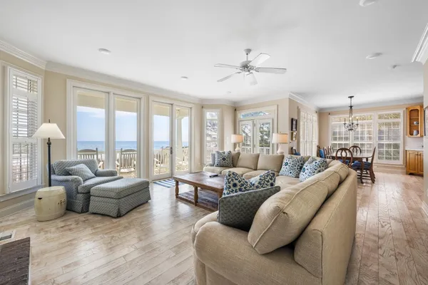 324 SEA OATS CIR