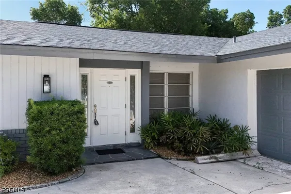 5661 EICHEN CIR