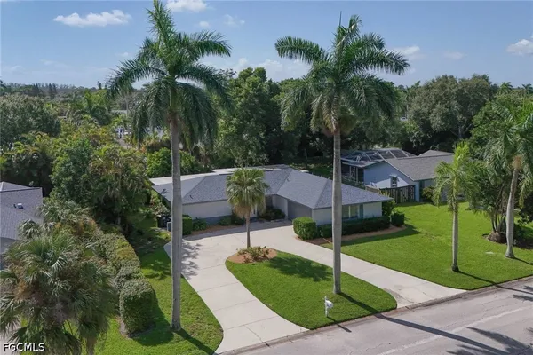 5661 EICHEN CIR
