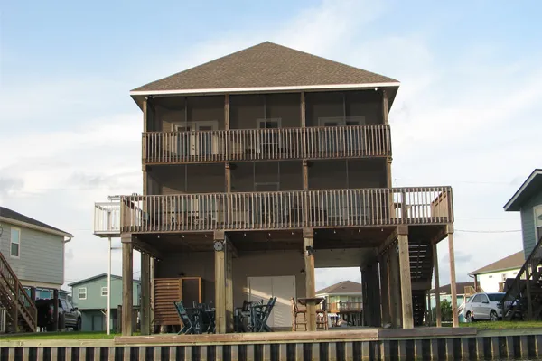 32 TROUT LN