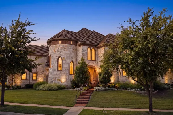 4601 BYRON CIR