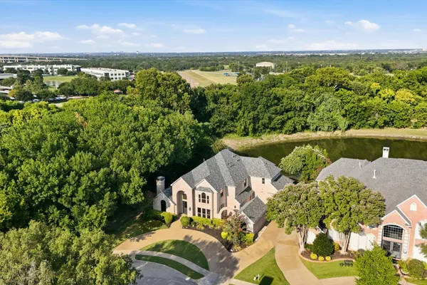 728 CASTLE CREEK DR