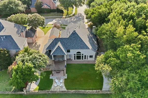 728 CASTLE CREEK DR