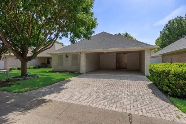 104 ENCHANTED CT