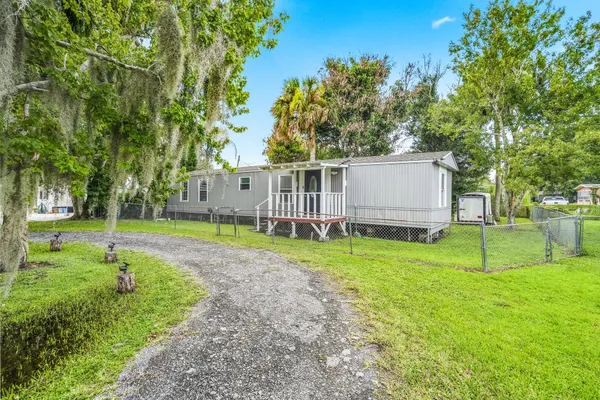 5133 MELISSA LN