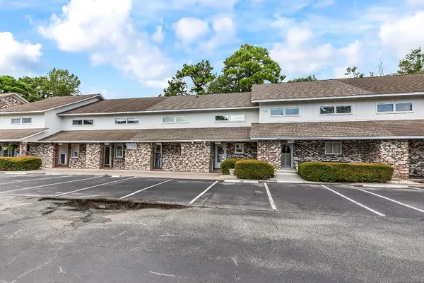 1840 FAIRWAY RIDGE DR 8D