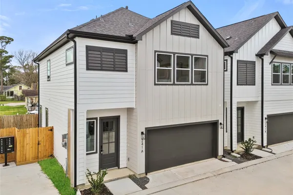 241 REBECCA ST B