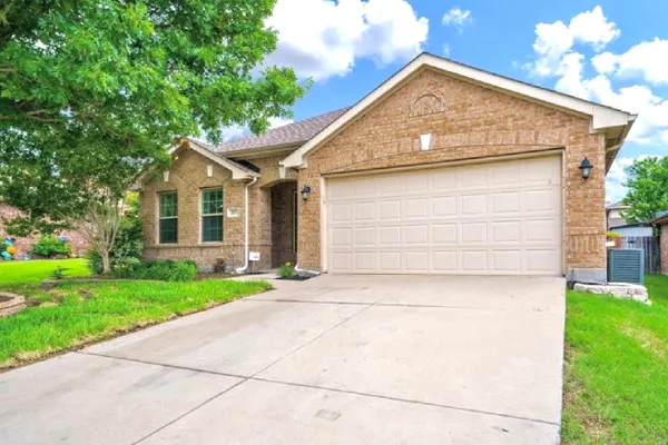 227 CREEKWOOD DR