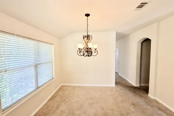 227 CREEKWOOD DR