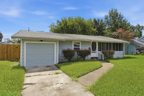 2281 DES JARDINES ST