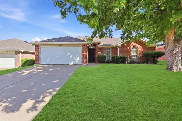 625 JAMIE LN