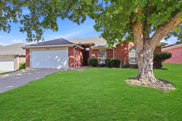 625 JAMIE LN