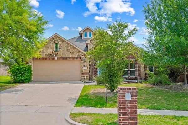 102 BRIARSTONE DR