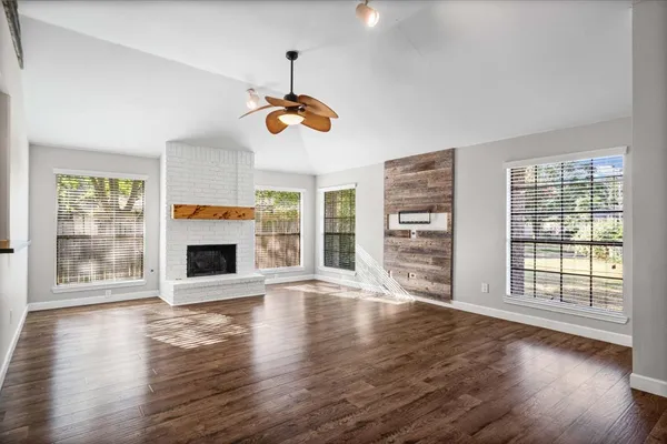 2510 BEVERLY CV