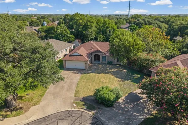 2510 BEVERLY CV