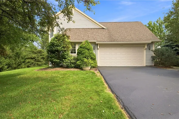 140 REGATTA DR