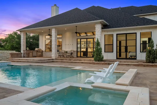 112 DAVIS LN