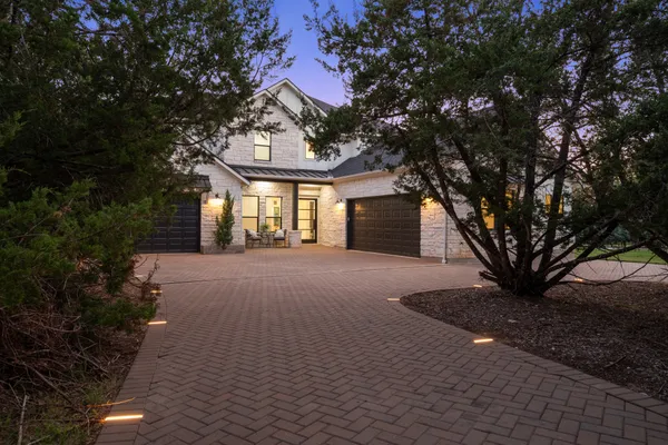 112 DAVIS LN