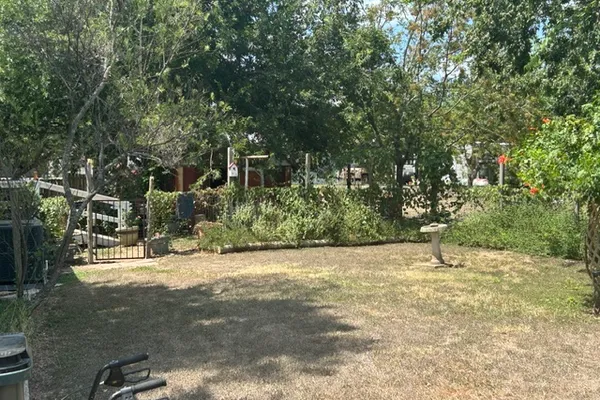 105 ELIZABETH DR