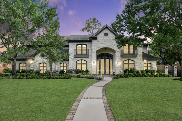 12018 SURREY LN