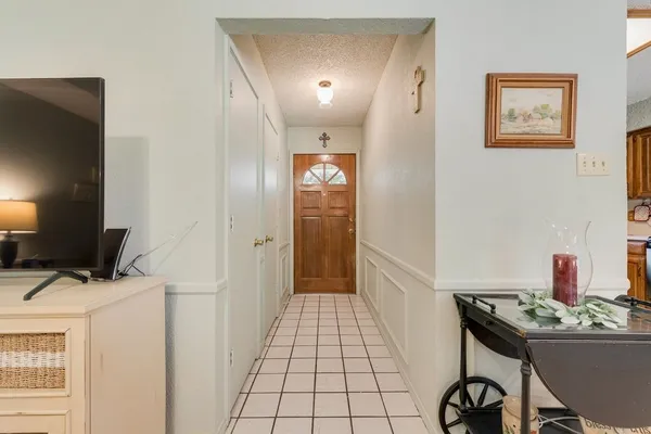 121 TRACY DR