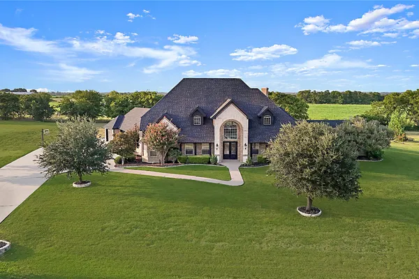 4701 LAKE DR