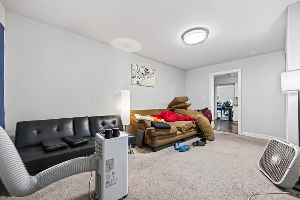1114 WOODBINE DR